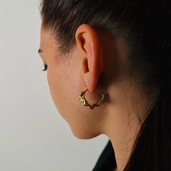 New Creative Statement Gold Geometric Unusual Hoop Earrings - Picture 2 of 8